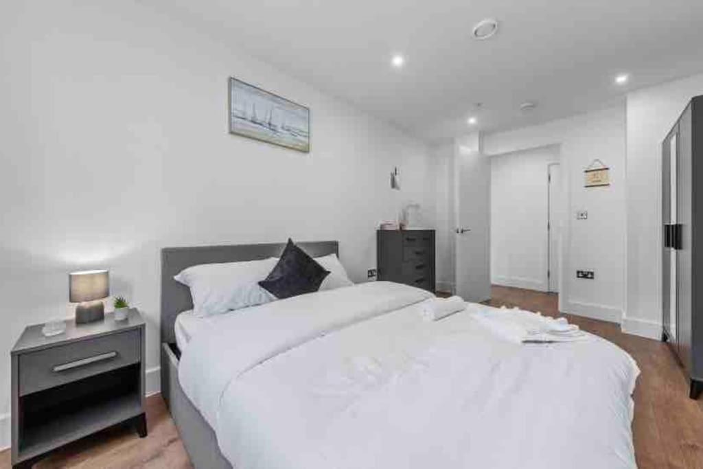 Апартаменти Cozy Flat Near London Eye/ Victoria / Vauxhall Екстер'єр фото